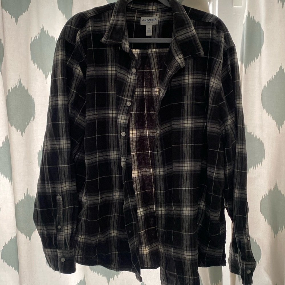 Men’s black flannel shirt